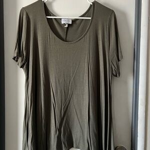 Chic Olive Short Sleeve Women's Tee